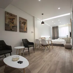 https://ornament-suites-nilie-hospitality-mgmt.hotelschalkidiki.net
